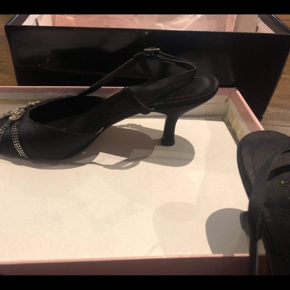 Satin Vivianni Collection Heels - Picture 4 of 5